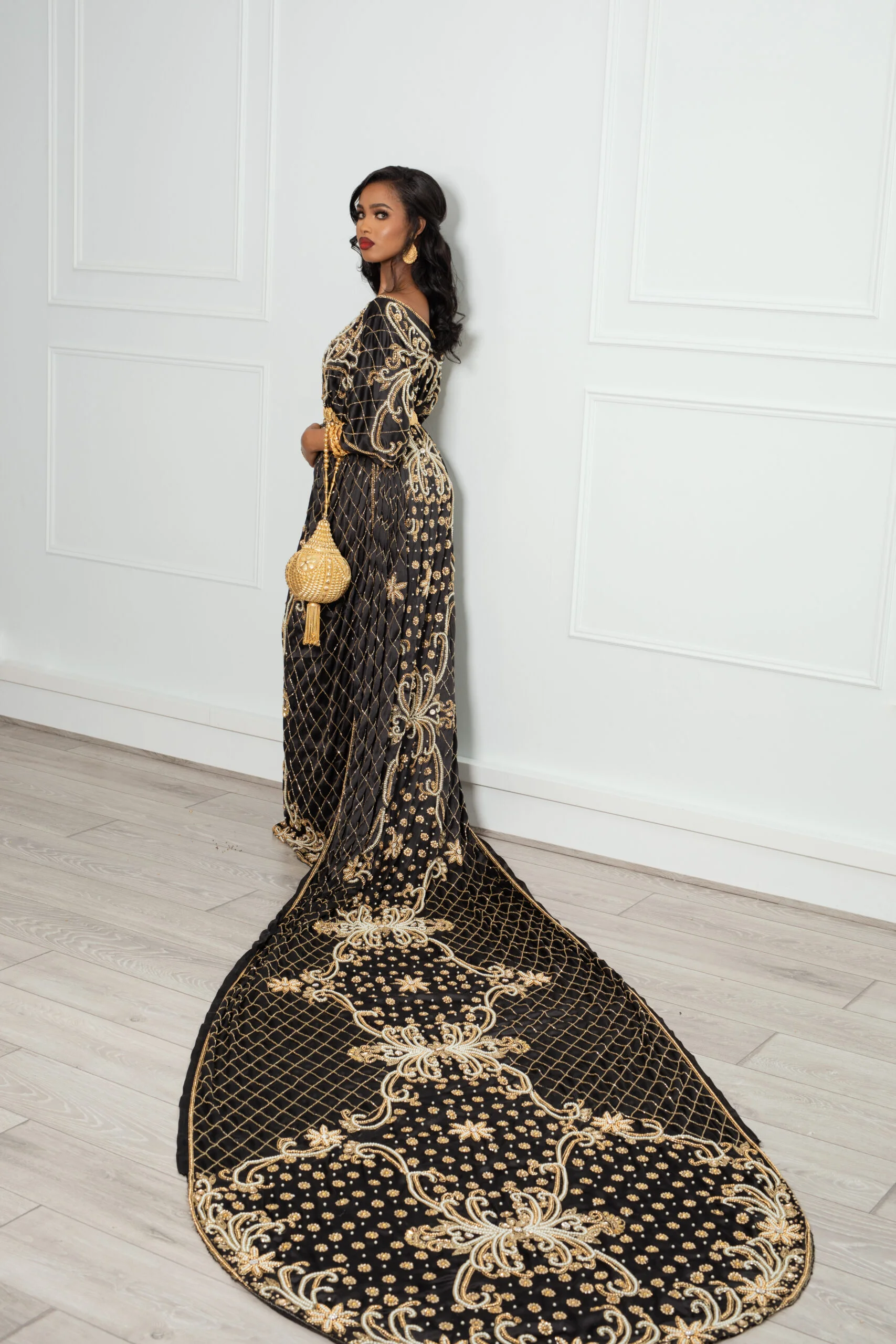 Lulul Bridal Dirac in Black & Gold - Image 2