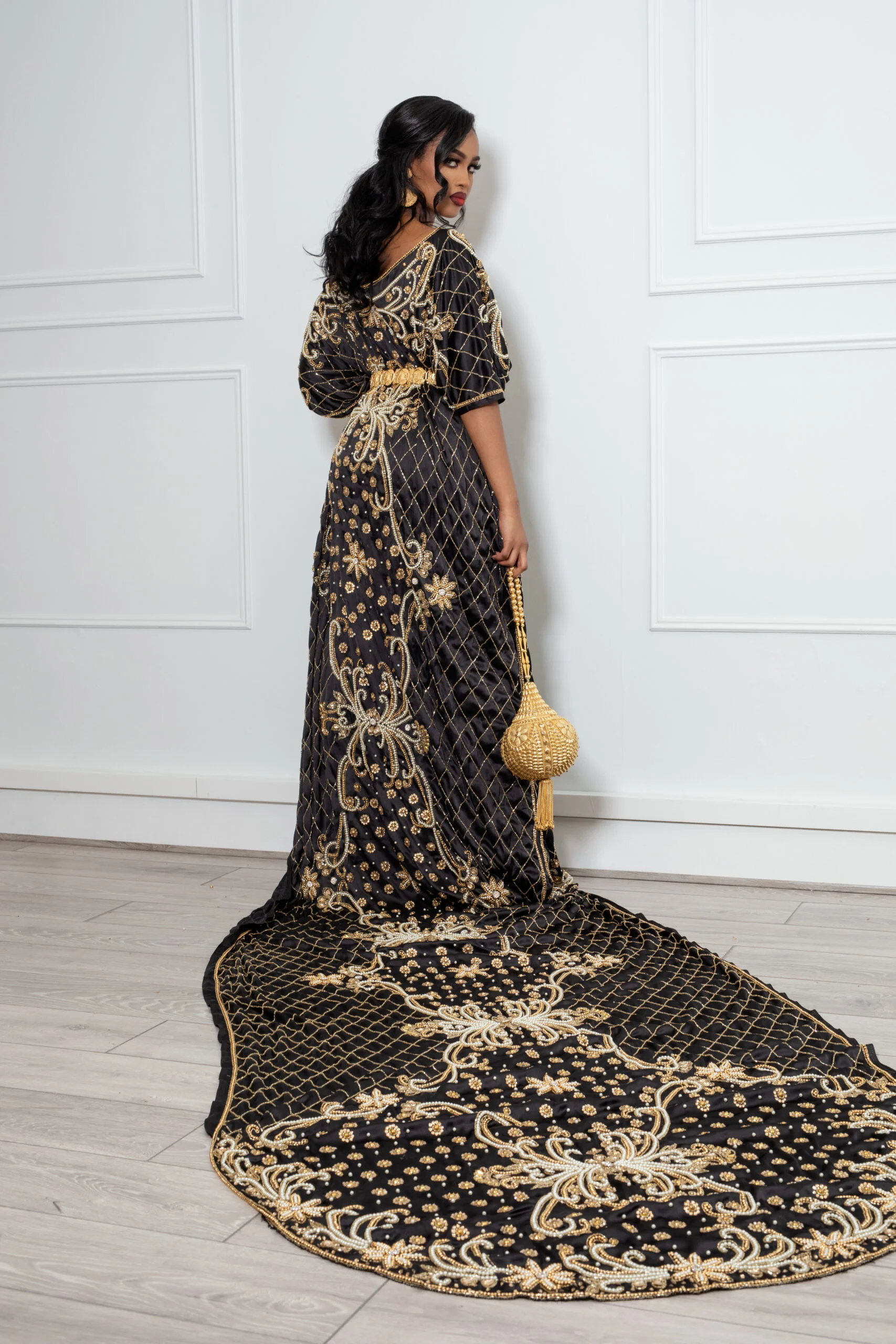 Lulul Bridal Dirac in Black & Gold - Image 3