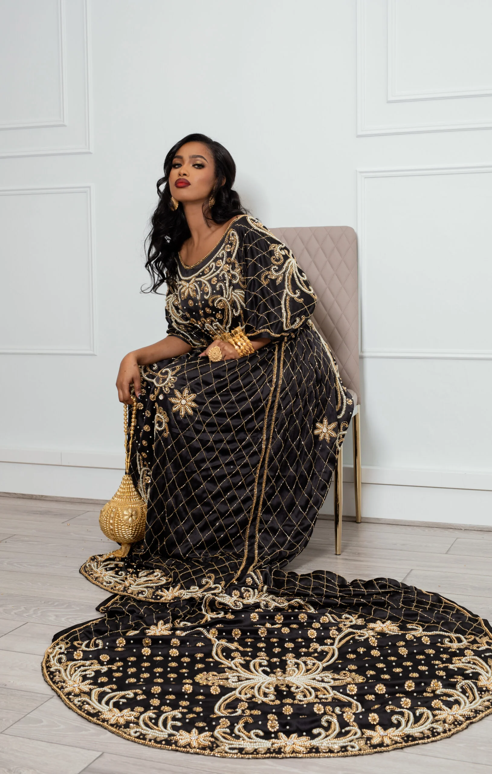 Lulul Bridal Dirac in Black & Gold - Image 4