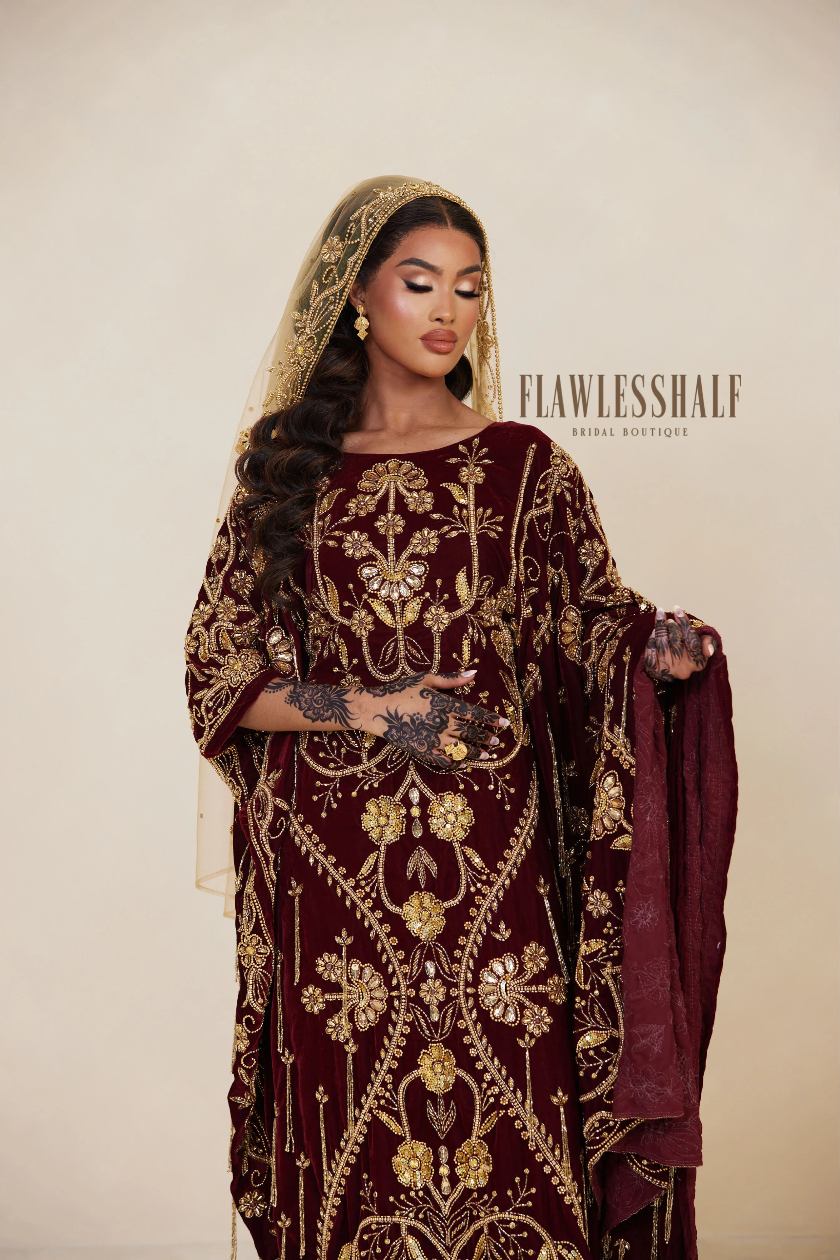Velvet Collection II Dirac in Burgundy - Image 2