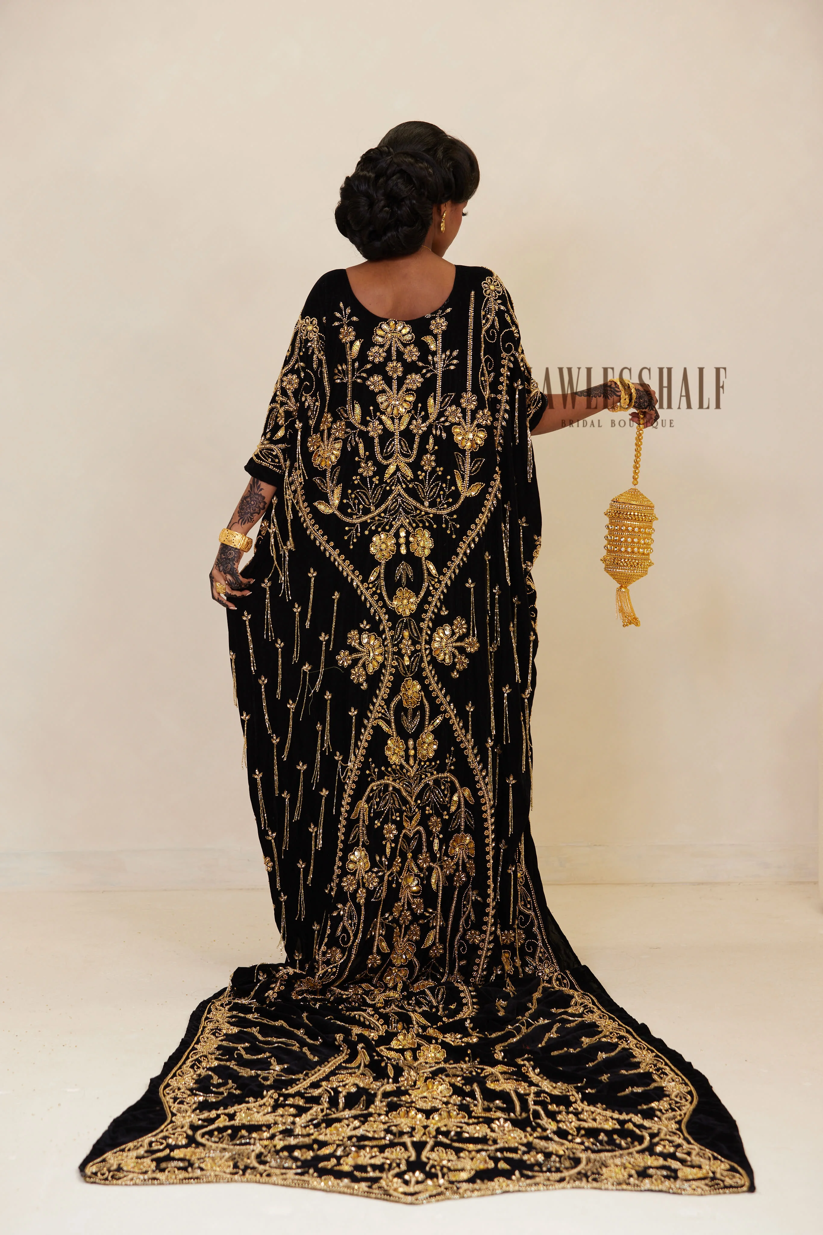 Velvet Collection II Dirac in Black and Gold. - Image 2