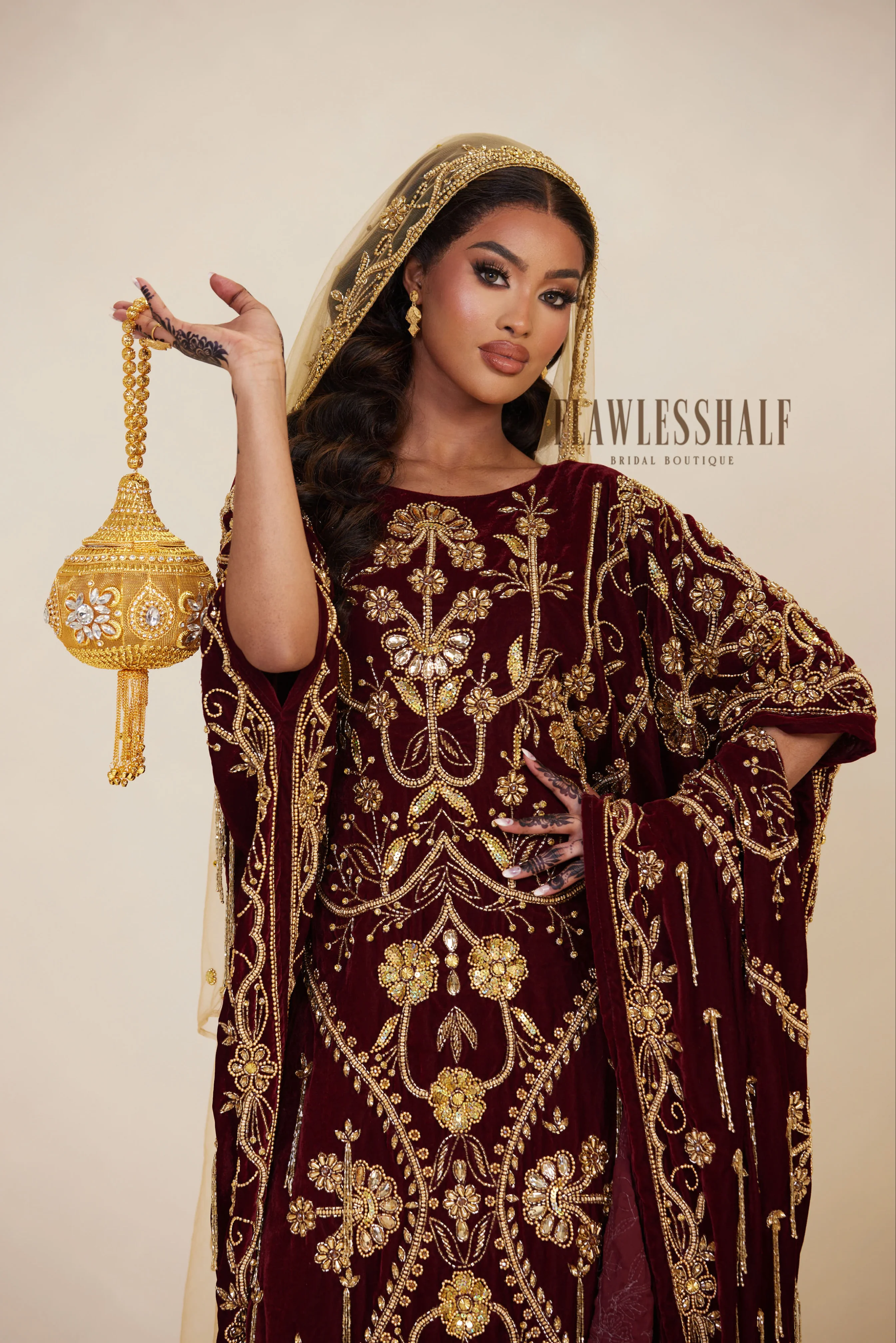 Velvet Collection II Dirac in Burgundy